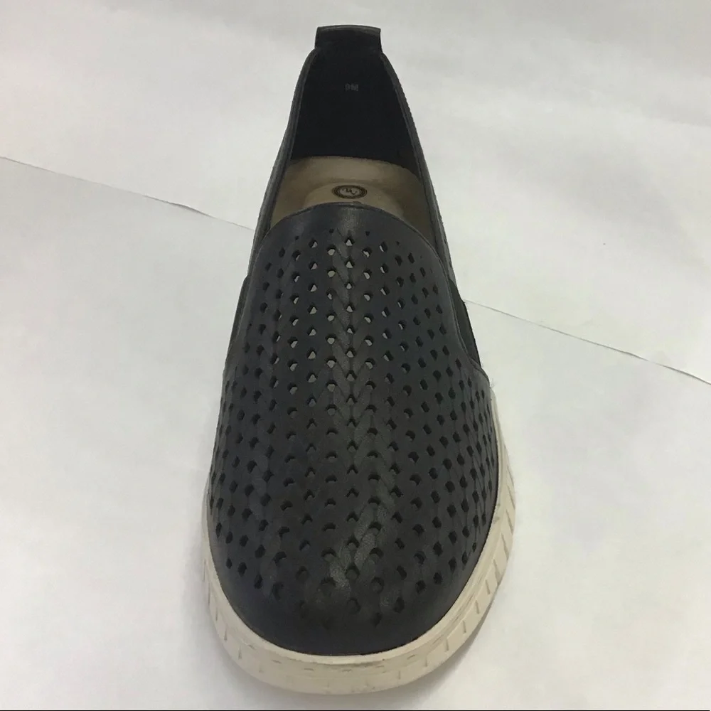 Belle~Vita Helm Slip On Shoe Black Leather Size: 9 M Style: 51-4891